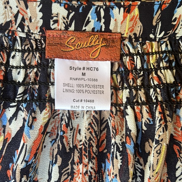 Scully dress, feather motif, Great Western look with cowboy boots - Picture 5 of 5